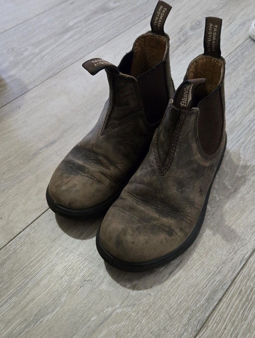 Blundstone Dark Brown Chelsea Slip-On Boots